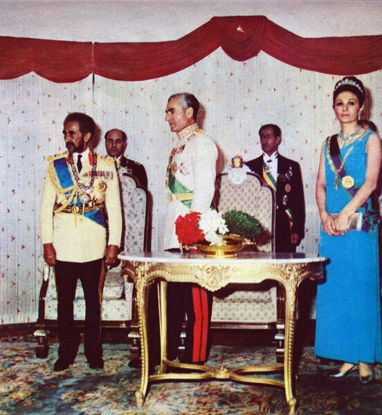 پرونده:ShahanshahAryamehrShahbanouEmprorEthiopia16Khordad1347d.jpg