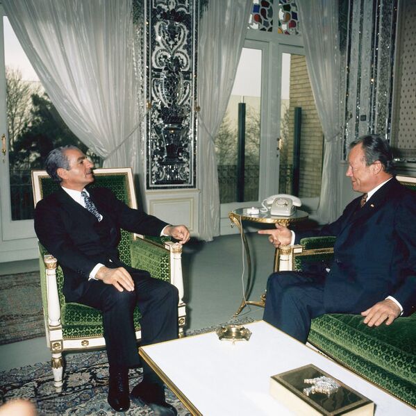 پرونده:ShahanshahAryamehrWillyBrandtTehran15-18Esfand1350a.jpg