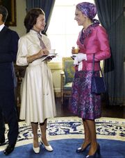 ShahbanouFirstLadyBettyFord BlueRoom25Ordibehesht1957.jpg