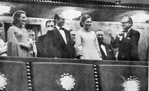 ShahanshahShahbanouVicePresidente Nelson Rockfeller24Ordibehest1354d.jpg