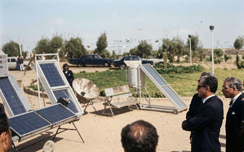 پرونده:ShahanshahFacultyElectricalEngineeringSolarPowerShiraz1353.jpg