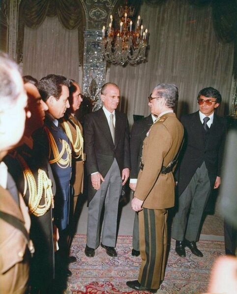 پرونده:ShahanshahGeneralAzhariCabinetNiavaran2537Shahanshahi4.jpg