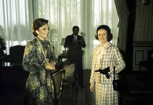 ShahbanouFarahMadameChiracDey1353.jpg