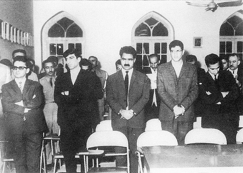 پرونده:Nik-Khahe in Court1965.jpg
