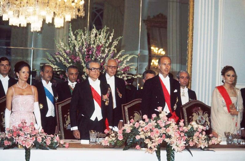 پرونده:AryamehrGiscard d’EstaingGolestanPalace13Mehr2535.jpg