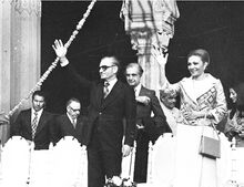 ShahanshahShahbanouNew Delhi14Bahman2536MorajiDesaiPM1.jpg