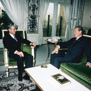 ShahanshahAryamehrWillyBrandtTehran15-18Esfand1350.jpg