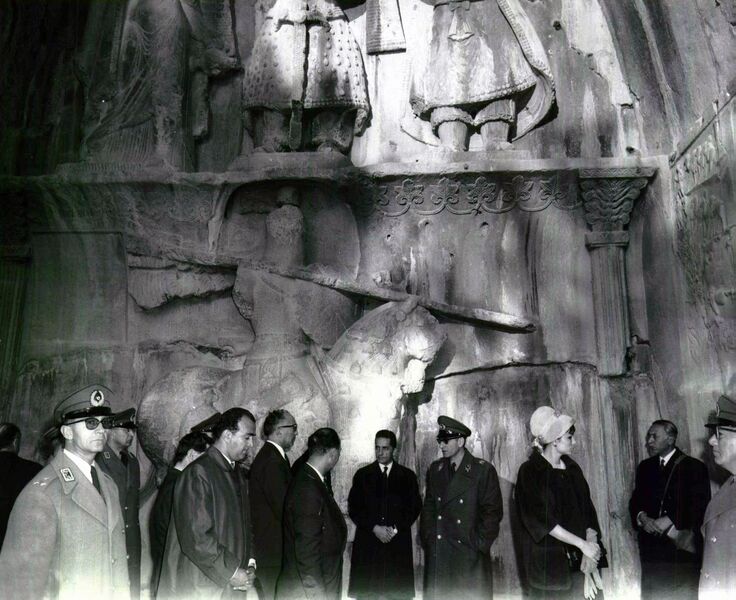 پرونده:ShahanshahKermanshahTaghBostan1342.jpg