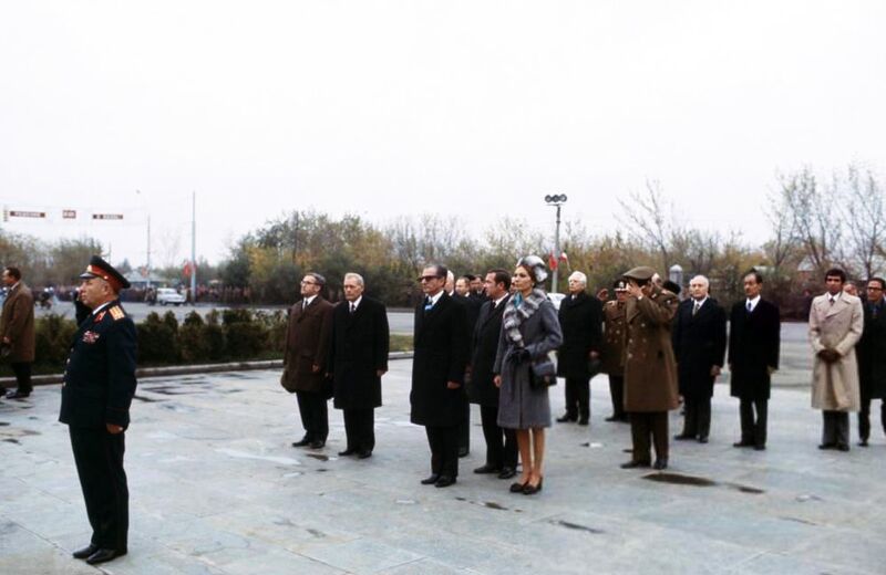 پرونده:ShahanshahVoronezhMonument ZadonskoeHighway23Mehr1351.jpg