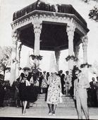 شاهنشاه و شهبانو و ملکه بئاتریس در حافظیه