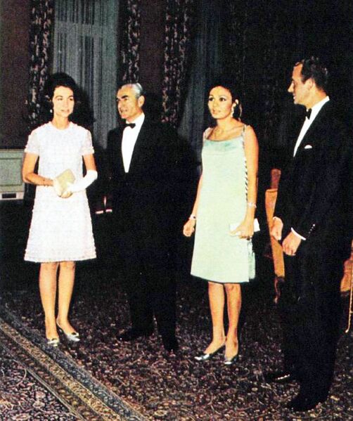 پرونده:AryamehrShahbanouSaadabadPrinceJuanCarlos1348.jpg