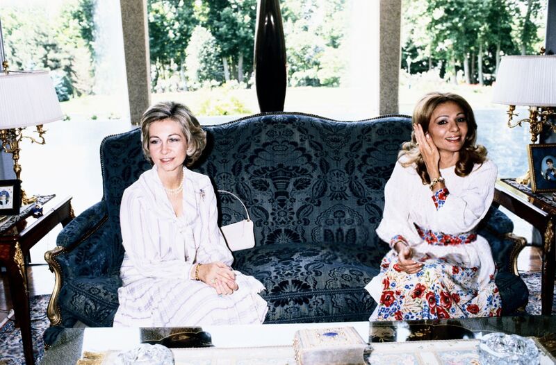 پرونده:ShahbanouFarahPahlaviVaQueenSofiaTehran1978a.jpg