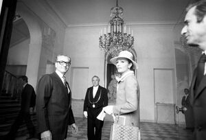 ShahanshahShahbanouReceivedAtElyséePalace21 May1975b.jpg