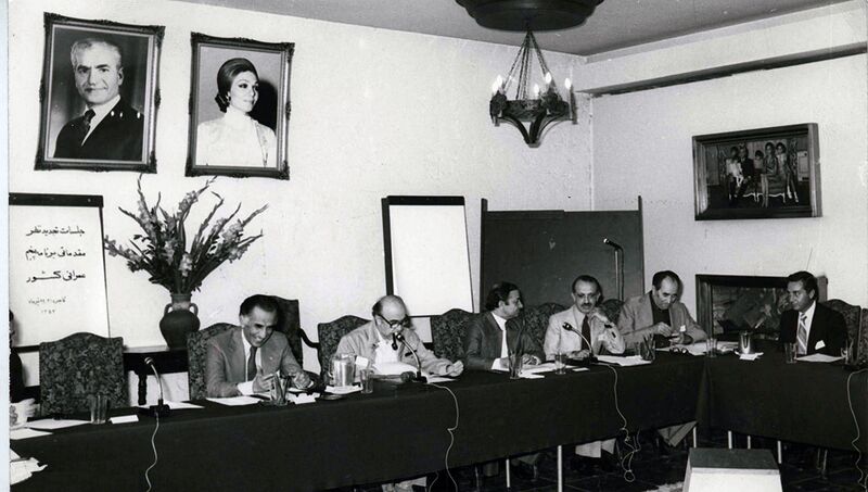 پرونده:FifthDevelopmentProgramRevisionGajerehTir1353.jpg