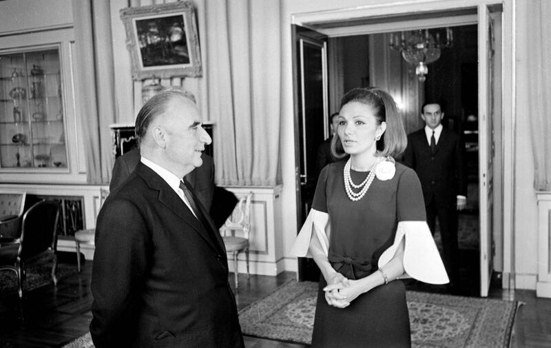 پرونده:ShahbanouPompidouNiavaran5May1968a.jpg