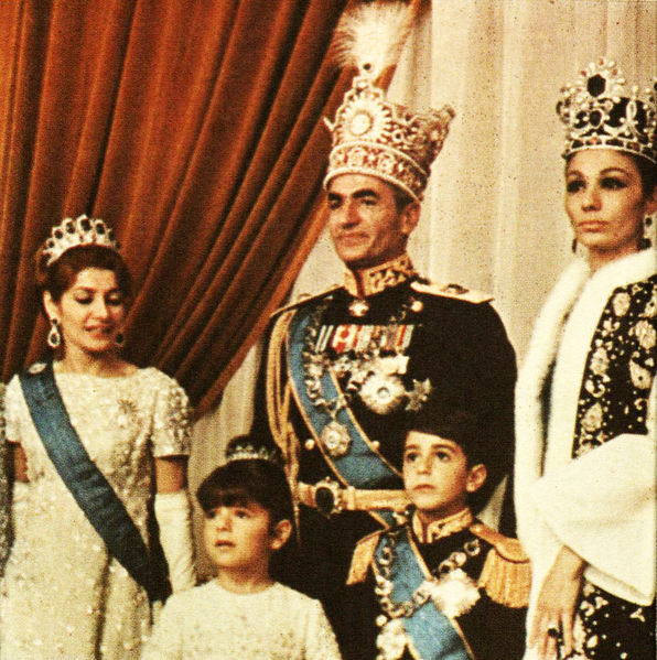 پرونده:CoronationMohammadRezaShahPahlavi9.jpg