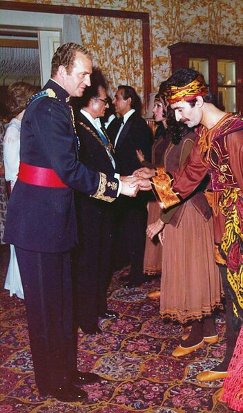 پرونده:KingJuanCarlosQholamRezaSakhaiNiavaranPalace1978.jpg