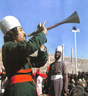 سربازان ساسانی و شیپورشان در رژه تاریخ
