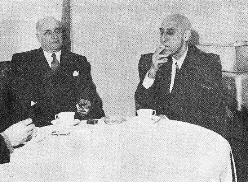 پرونده:MossadeghHenderson.jpg