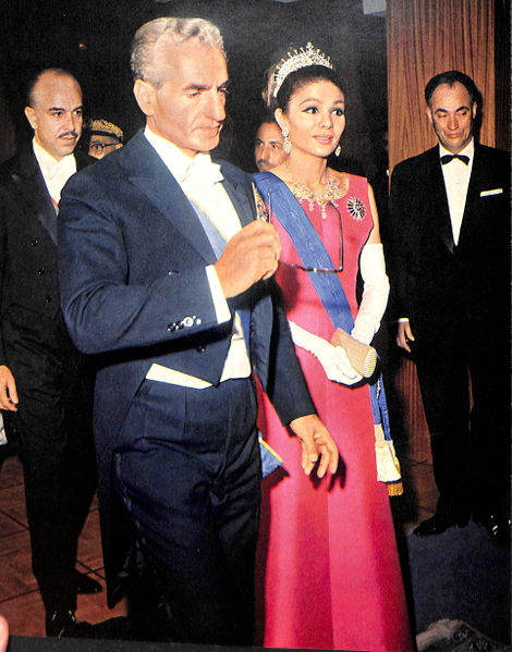 پرونده:CoronationshahanshahOpenTalarRudaki1346k.jpg