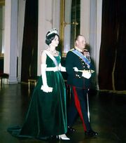 ShahanshahShahbanouNorwayKingOlafReception18May1961b.jpg