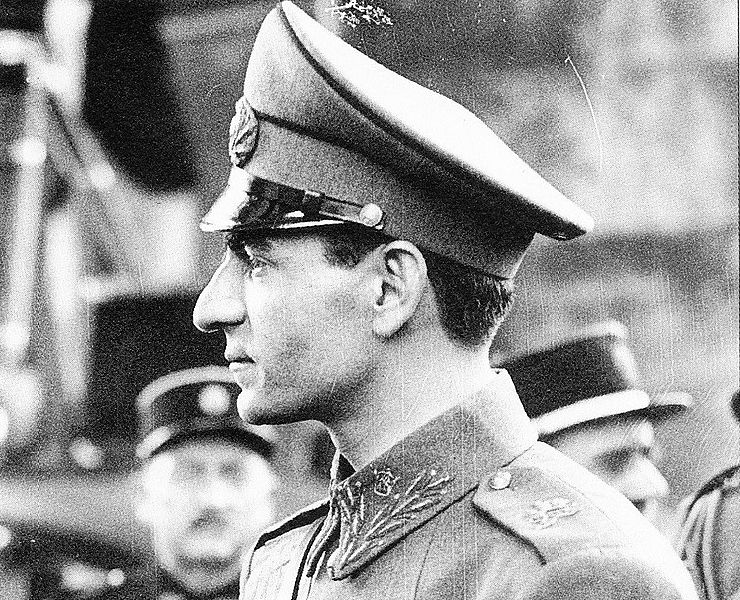 پرونده:Shah1948.jpg