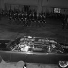 شاهنشاه و پرزیدنت کندی از فرودگاه به سوی شهر واشنگتن می‌روند