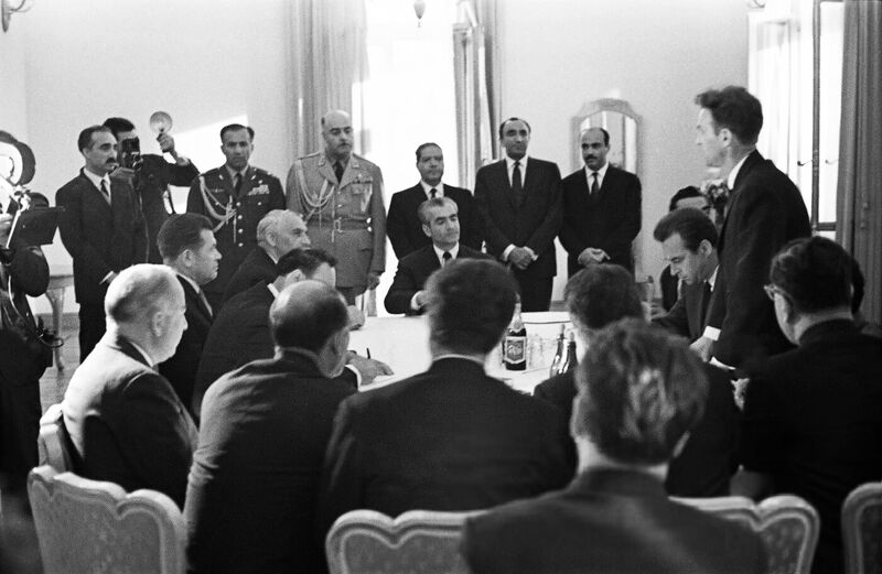 پرونده:ShahanshahNewsConferenceYaltaUkrainianSSR1344.jpg