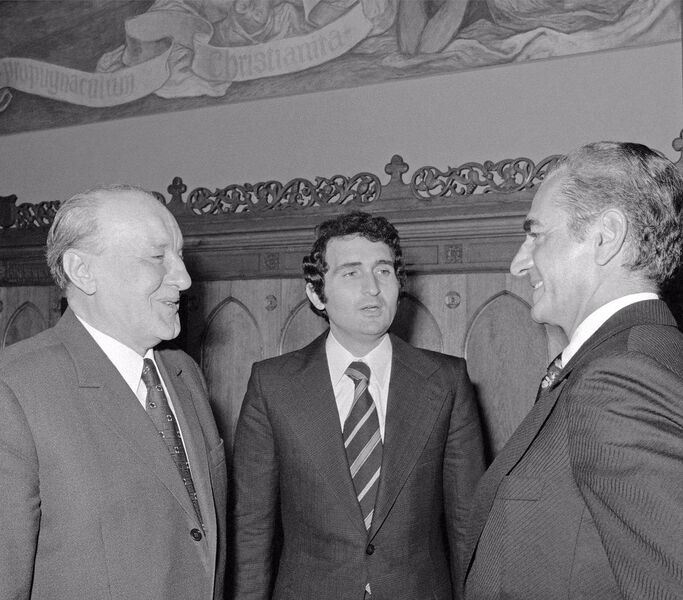 پرونده:ShahanshahShahbanouHungary2537f3.jpg