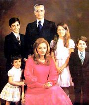 ShahanshahRoyalFamily208.jpg