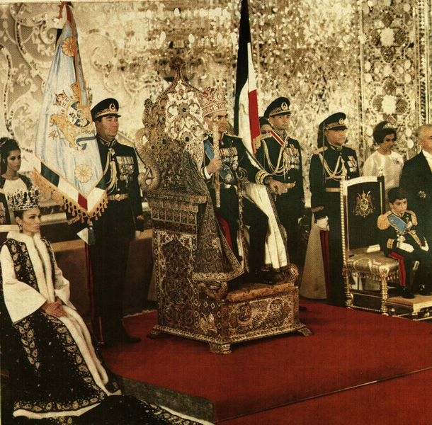 پرونده:CoronationMohammadRezaShahPahlavi8.jpg