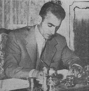 ShahanshahBonyadPahlavi1340a.jpg
