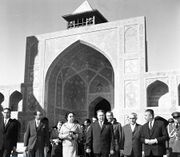 LeonidBrezhnevVisitingIsfahan28Abaan1342b.jpg