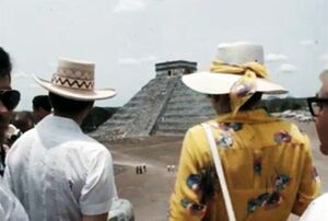 ShahanshahShahbanouMexicoChichen Itza1354b.jpg