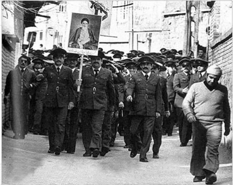 پرونده:AirForceDemoKhomeini23Bahman1357a.jpg