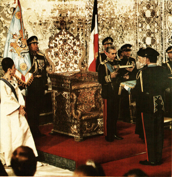 پرونده:CoronationMohammadRezaShahPahlavi5.jpg