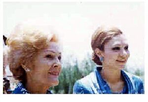 PatriciaNixonFarahPahlaviJamiyatKheyriyeh10Khordad1351b.jpg