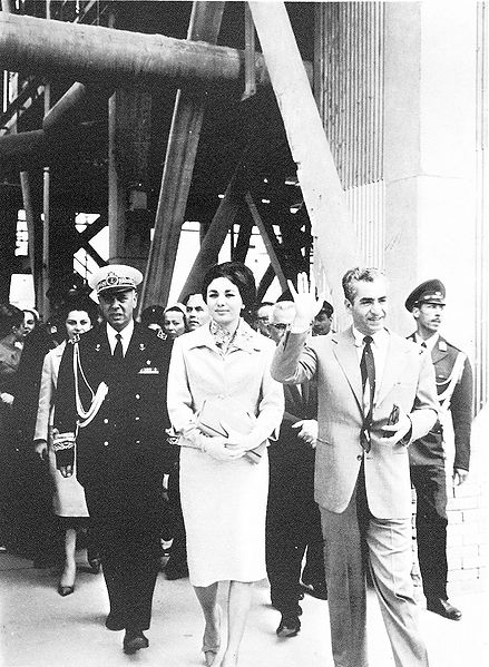 پرونده:Shah and Shahbanou Abadan.jpg